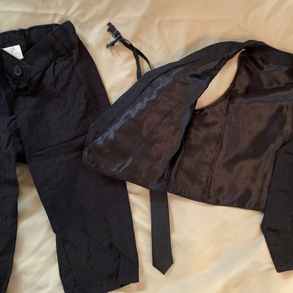 H&M 9-12M suit - Picture 5 of 5